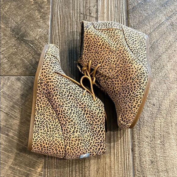 Toms ankle booties - Picture 1 of 4